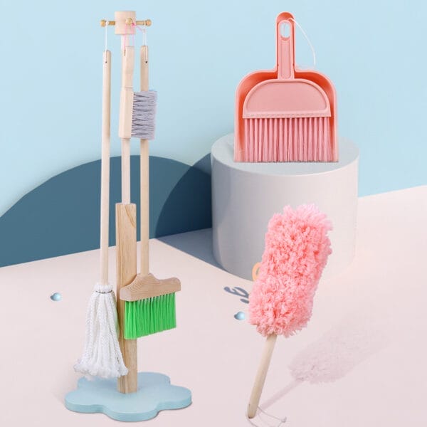 Coffret de nettoyage en bois pour enfants avec pelle et plumeau roses. Jouet de nettoyage réaliste pour enfants.