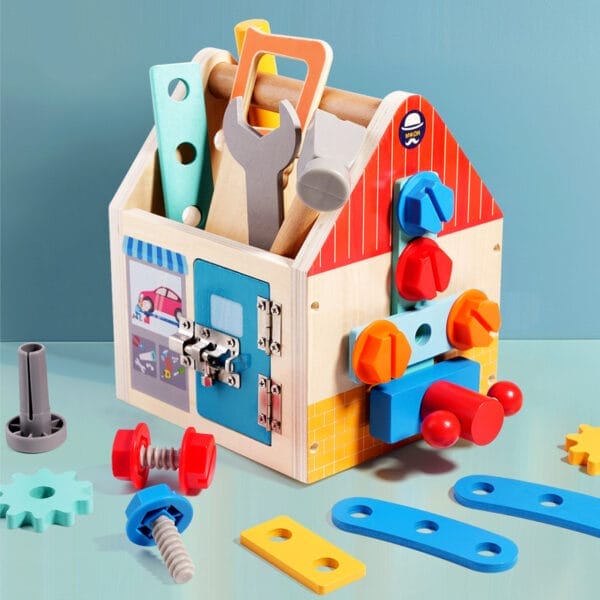 Holzspielzeug-Werkzeugkasten mit bunten Werkzeugen und Bausteinen. Ideales Spielzeug für kreatives Spielen.