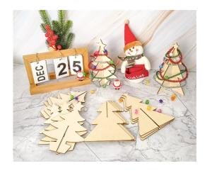 3D Holz Weihnachten Baum Bastelset mit Kalender, Deko und Figuren.