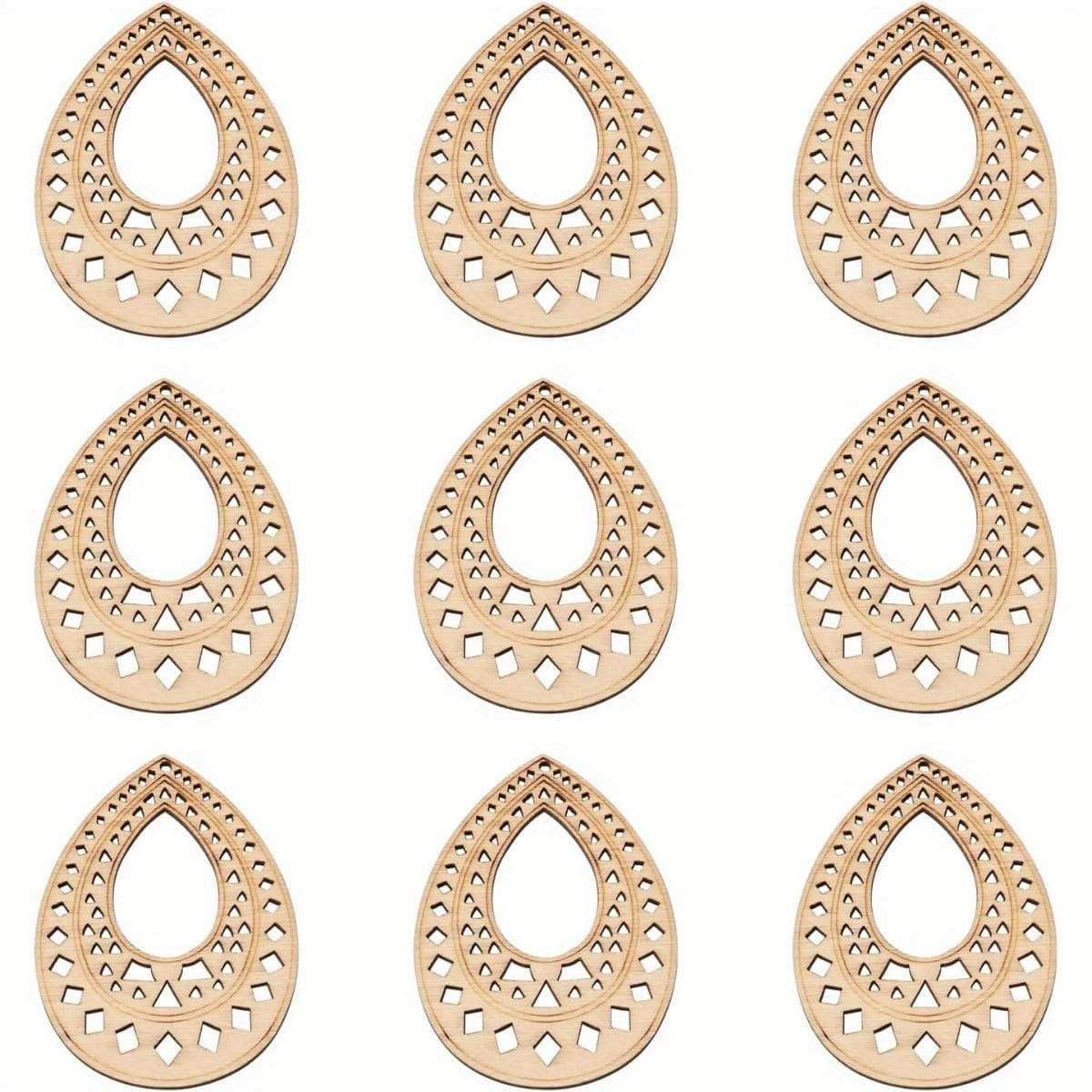 Neun unfertige Tropfenohrringe aus Holz mit geometrischen Ausschnitten. Großhandelsanhänger aus Holz zur Schmuckherstellung.