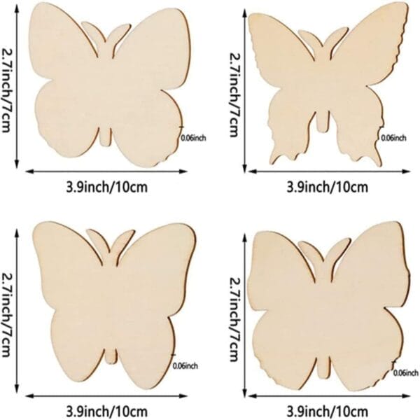 Vier Schmetterlingsformen aus Holz in unterschiedlichen Größen.