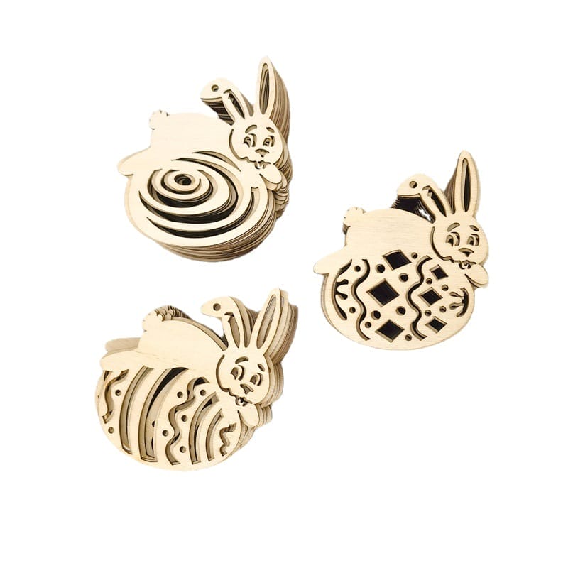 Drei dekorative osterhasen holzausschnitte, perfekt für festliche Anlässe. Die Holzausschnitte sind sofort einsatzbereit für Osterbasteleien.