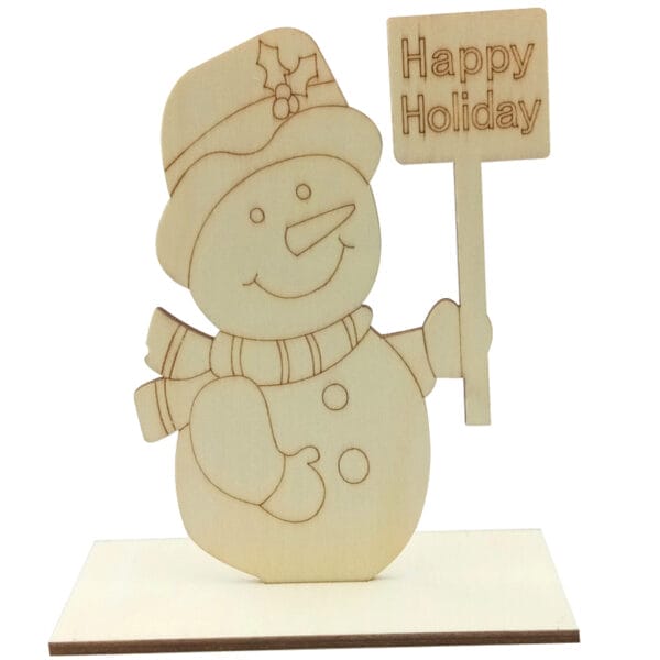 Unfertiger Schneemann aus Holz mit einem „Frohe Feiertage“-Schild. Perfekt für DIY-Projekte.