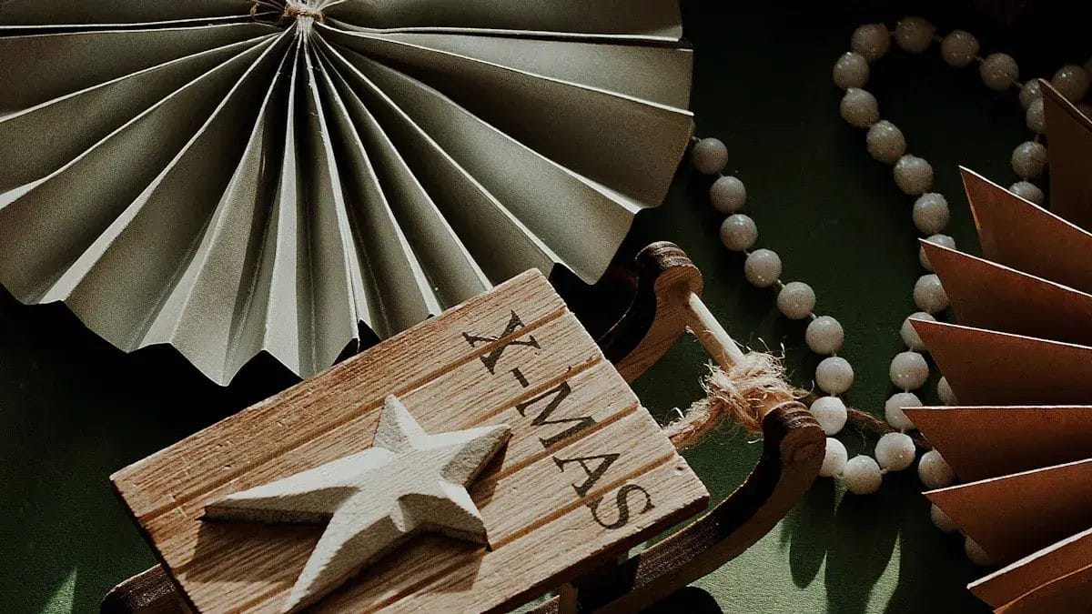 Materialien für einen Stern aus Holzperlen