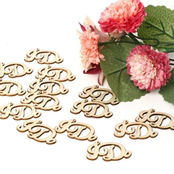 „I Do“-Buchstaben aus Holz zum Basteln, für Hochzeiten oder als Dekoration zum Valentinstag.
