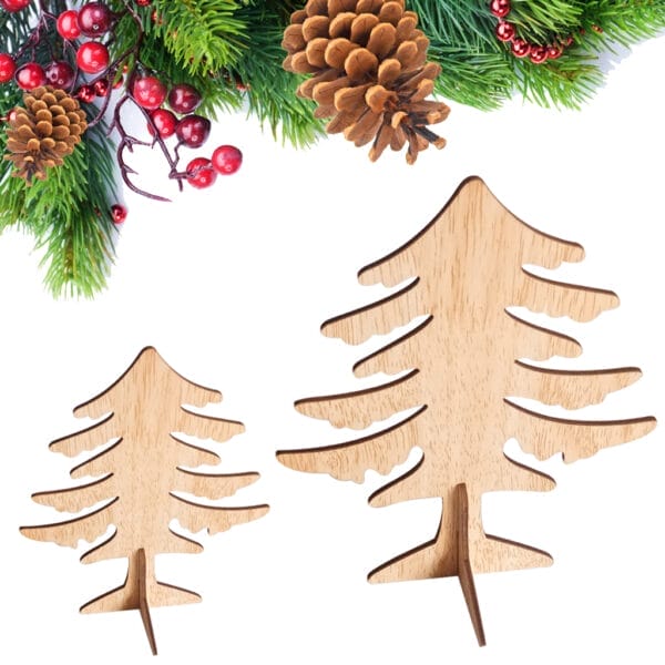 Zwei Weihnachtsbäume aus Holz, klein und groß, mit einer festlichen Tannengirlande.