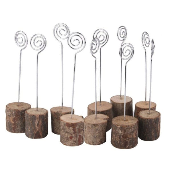 Holz-Notizklammern mit Spiralklammern aus Metall. Stilvolle Menü- oder Fotohalter.