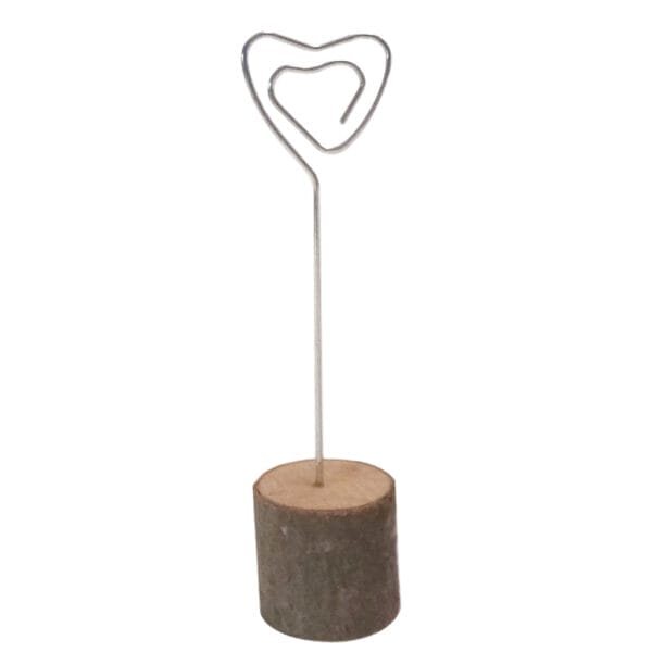 Fotocliphalter aus Holz in Herzform. Stilvoller Menü- oder Fotohalter für Hochzeiten oder Veranstaltungen.