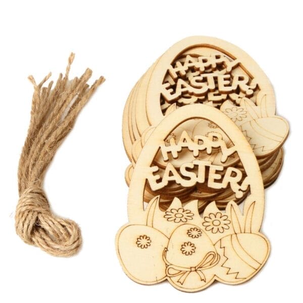 Ostereier aus Holz mit der Aufschrift „Frohe Ostern!“. Ideal für selbstgemachte Osterdekorationen.