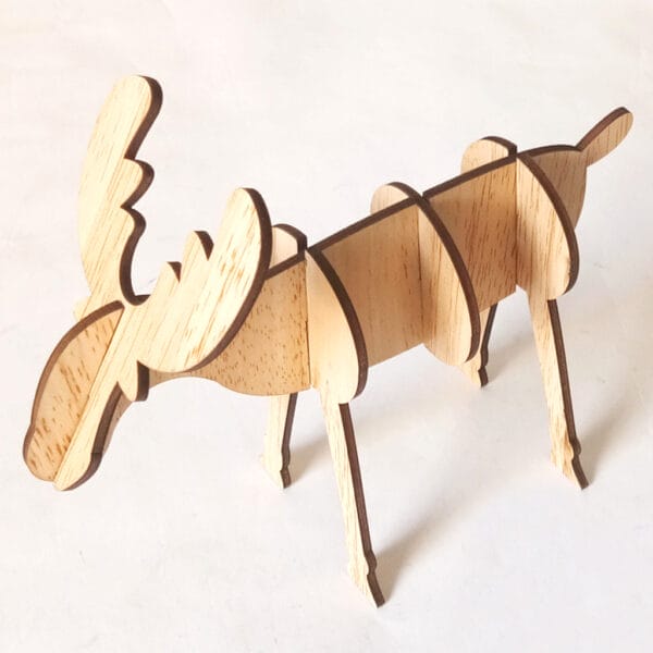 Elch-Ornament aus Holz, charmante Weihnachtsdekoration. Großhandels-Elch aus Holz.
