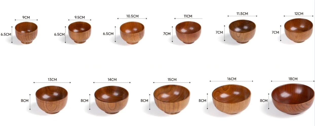 Verschiedene Größen runder Schalen aus Akazienholz. Perfekte Holzschale für warme Mahlzeiten.