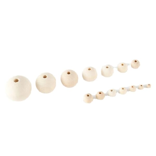 Sortiment runder Holzperlen mit Löchern, verschiedene Größen (6-50mm), perfekt zum Basteln.