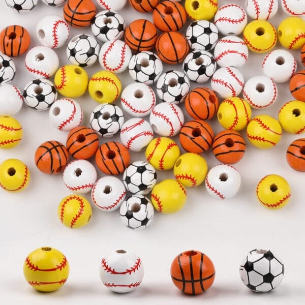 Bunte Holzperlen in Sportball-Design