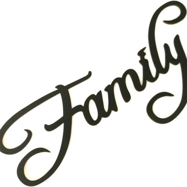 Schwarzer Holzschriftzug „Familie“. Großhandelsbuchstaben aus Holz für die Wanddekoration.