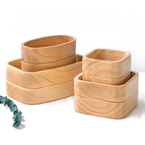 Längliche Holzschale
