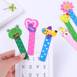 Süße Cartoon-Holzlesezeichen: Frosch, Herz, Flugzeug, Blume & Engel. Perfekt für Studenten!