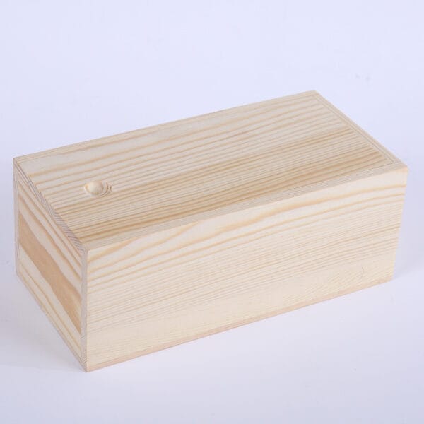 Rechteckige Aufbewahrungsbox aus Holz mit Deckel. Kiefernholzbox, ideal für den Großhandel.