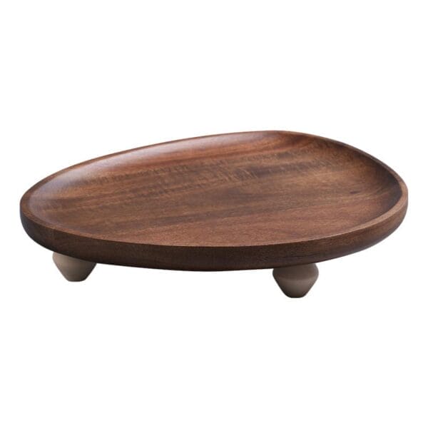 Serviertablett aus dunkelbraunem Akazienholz mit drei hellbeigen Füßen. Perfekt für Snacks.