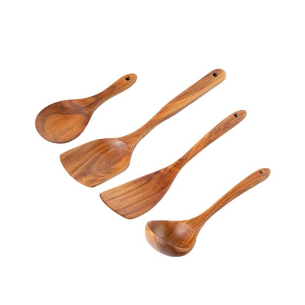 Set mit vier Kochutensilien aus Akazienholz: Löffel, zwei Spatel und eine Schöpfkelle. Perfekt für jede Küche!