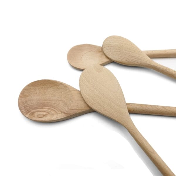 Drei Kochlöffel aus unbehandeltem Buchenholz, ideal zum Umrühren. Holzlöffel.
