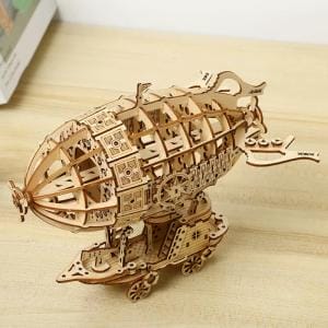Kompliziertes 3D-Puzzlemodell eines Steampunk-Luftschiffs aus Holz