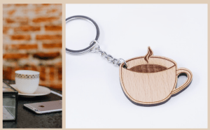 Holz Schlüsselanhänger: Tasse Kaffee. Kreative Handarbeit.