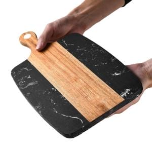 Schneidebrett aus schwarzem Marmor und Akazienholz mit Griff