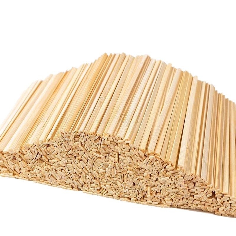 Großer Stapel natürlicher Bambusrührer. Kaffee- und Teerührer im Großhandel.