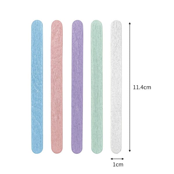 Fünf pastellfarbene Bastelstäbe, 11,4 cm lang und 1 cm breit, perfekt für DIY-Projekte.