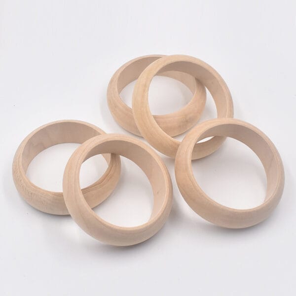 Rohe Holzarmbänder: DIY Holzrohlinge im Großhandel.