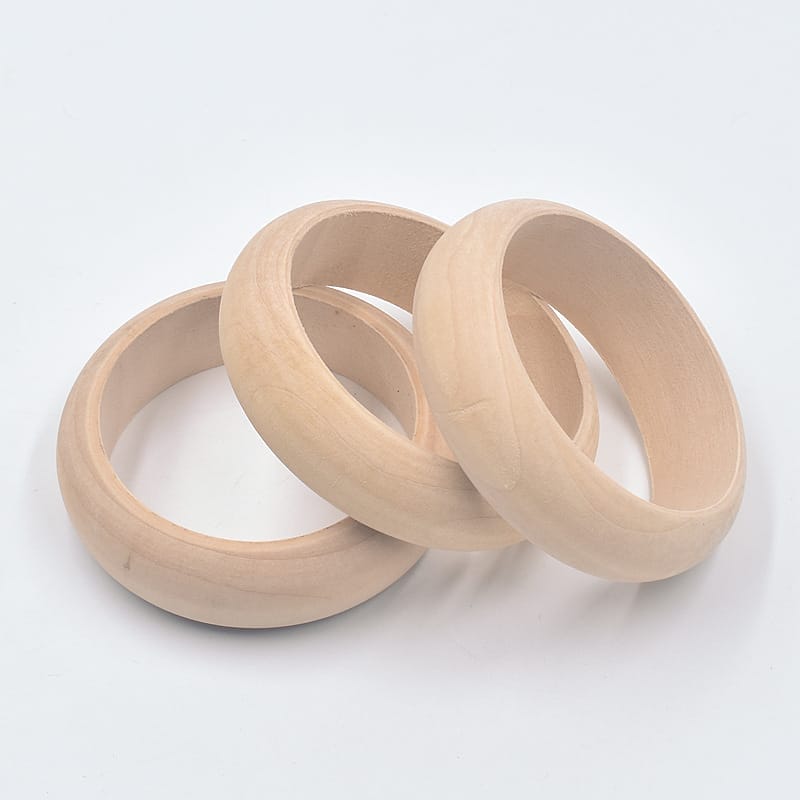 Drei rohe Holzarmbänder. DIY Holzarmbänder für Armband aus Holz Rohling.