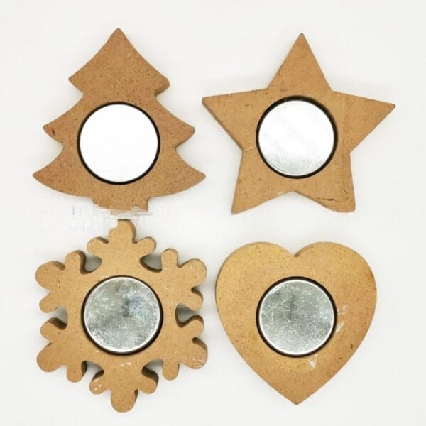 Weihnachtliche Holzkerzenständer: Tannenbaum, Stern, Schneeflocke, Herz. Kerzenhalter Weihnachten Holz Großhandel.