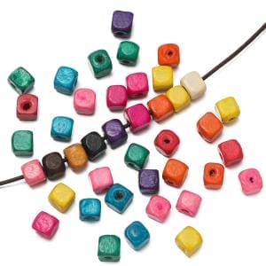 Bunte Holzwürfel-Perlen auf Schnur, ideal für Lesezeichen Holz Blanko.