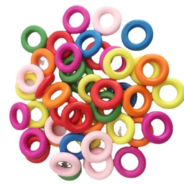 Bunte Holzringe in verschiedenen Größen, Großhandel. OEM möglich.