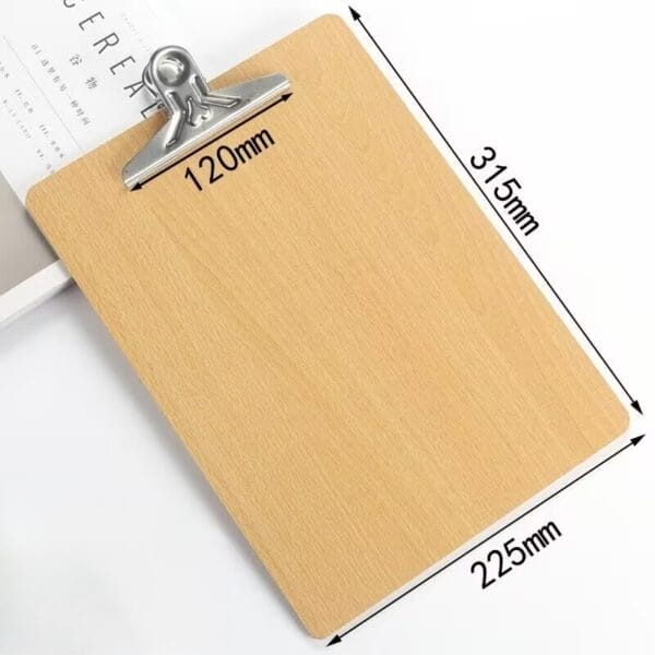 Holz Klemmbrett A4 mit Metallklemme, Maße 315x225mm. Robustes Klemmbrett Holz für Büro oder Großhandel.