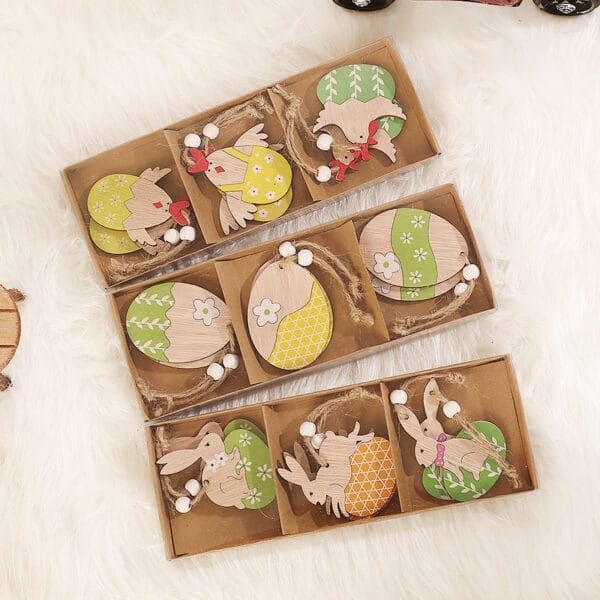 Osterdekoration: Küken Deko Ostern aus Holz, Frühlingshafte Deko-Anhänger im Großhandel.